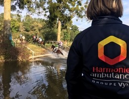 Courses hippiques pour les équipes d'Harmonie ambulance 53